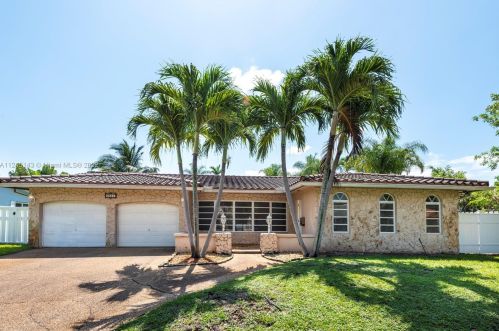 3601 33rd Ter, Hollywood FL  33021-2503 exterior