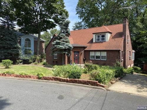286 Wood Ridge St, Wood-Ridge, NJ 07075-1355