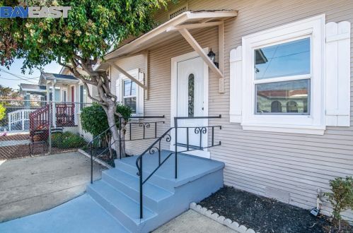 1490 76th Ave, Oakland CA  94621-2709 exterior
