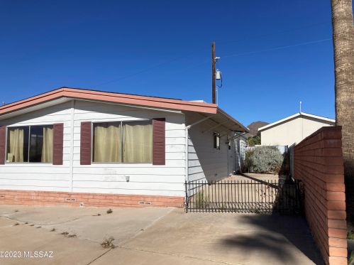 5356 Lazy S St, Tucson, AZ 85713-6301