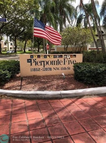 11998 11th St, Hollywood FL 33026-4375 exterior