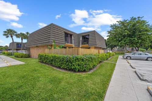 223 2nd Way, West Palm Beach, FL 33407-6604