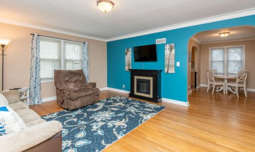 90 Columbia Ave, Waukesha, WI 53186-6336