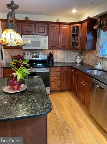 957 Powderhorn Dr, Lansdale PA  19446-5530 exterior
