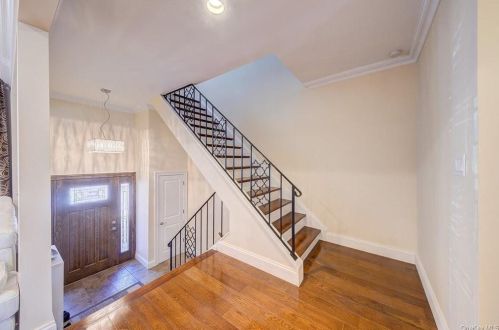 1117 Stonegate Rd, Shrub Oak, NY 10588-1805