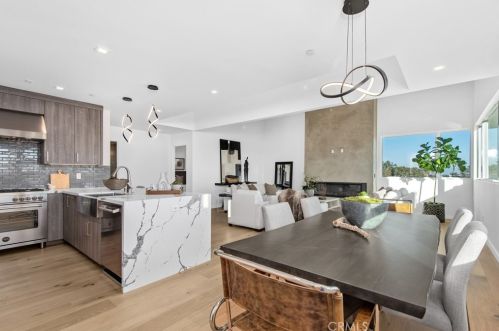 1423 15th St, Manhattan Beach CA  90266-4070 exterior