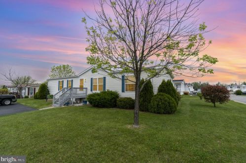 257 Eagle Dr, Hanover, PA 17331-8168