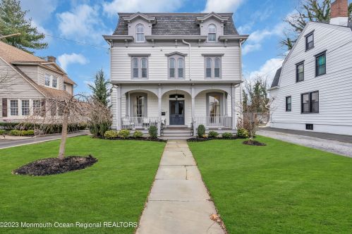 201 Bergen Pl, Tinton Falls, NJ 07701-2112
