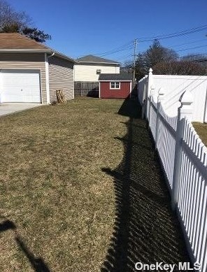 310 Vespucci Ave, Copiague, NY 11726-1719