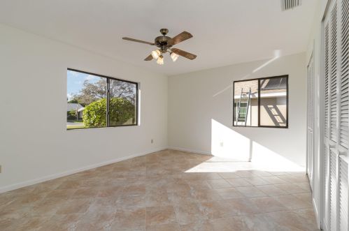 1271 Continental Ave, Melbourne FL 32940-6701 exterior