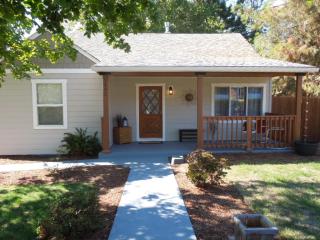 1452 Keasey St, Roseburg, OR 97471-1842