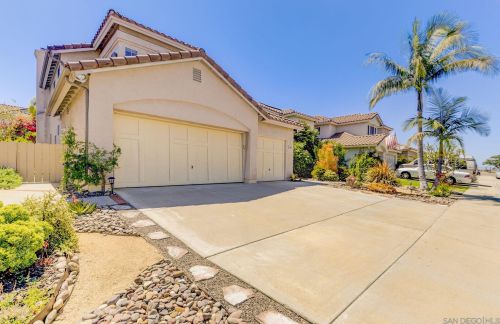 11660 Vietta Ter, San Diego, CA 92126-6069