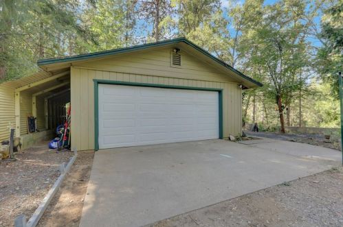 12796 Blue Jay Ct, Grass Valley, CA 95949-9263