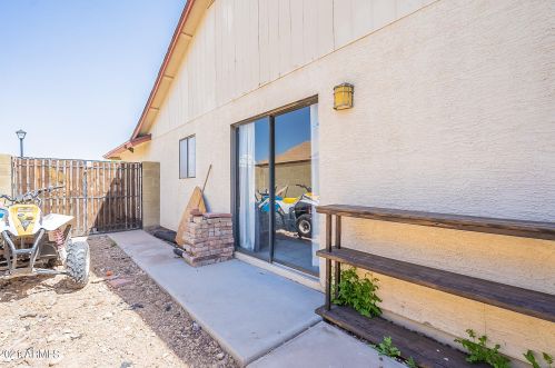 6319 Turquoise Ave, Glendale AZ 85302-1037 exterior