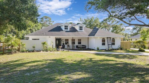 10613 Pine Cone Ln, Fort Pierce, FL 34945-2247
