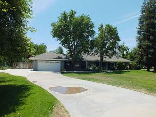 16301 Barton Ln, Bakersfield, CA 93314-8902