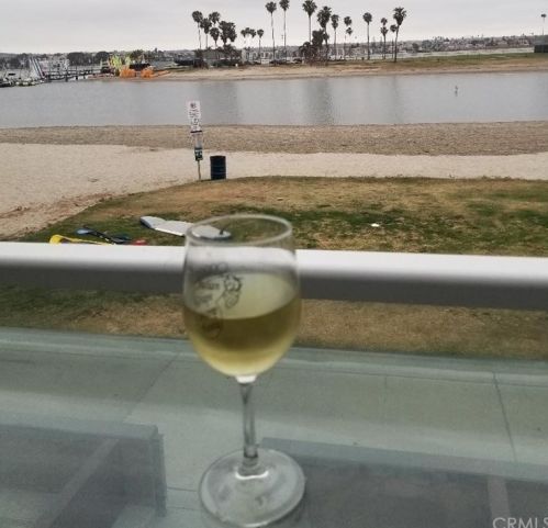 3750 Bayside Ln, San Diego CA  exterior