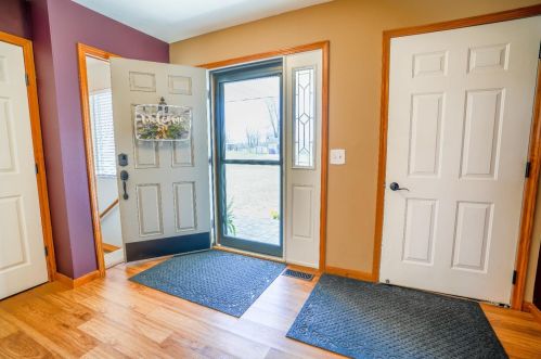 3210 Rosewood Blvd, Bass Lake, IN 46534-9577