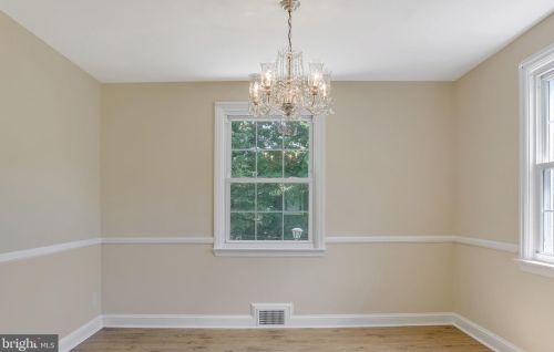 827 Woodsdale Rd, Wilmington DE  19809-2244 exterior