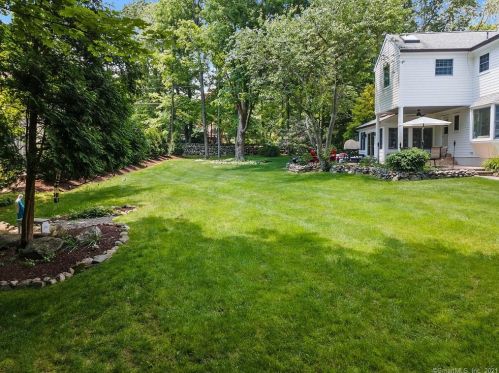 12 Falmouth Rd, Stamford CT  06903-2312 exterior
