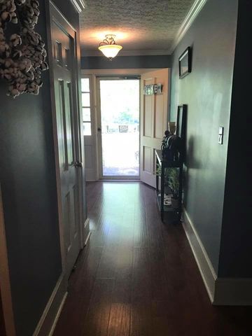 135 Dogwood Dr, Gainesville, KY 42164-8612
