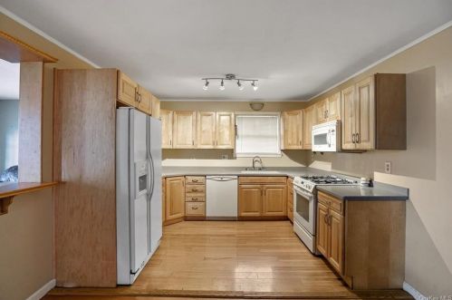 1340 Route 208, Washingtonville NY  10992-1900 exterior