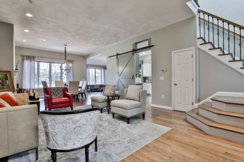 33 Hawthorne Vlg Rd, Nashua NH 03062-2274 exterior