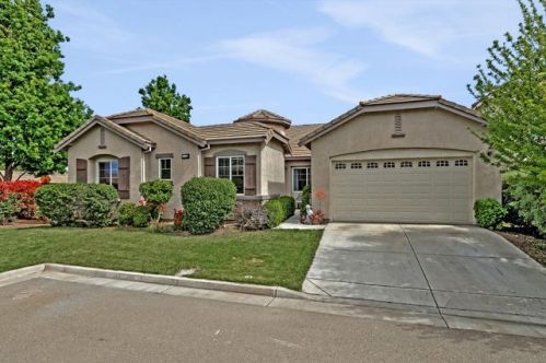 1131 Water Ln, Lathrop, CA 95330-8608