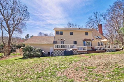 19 Tania Dr, Manchester CT  06040-6824 exterior