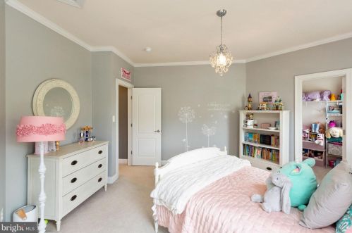 19277 Crk Fld Cir, Leesburg VA  20176-1621 exterior