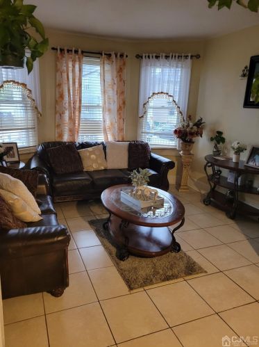 438 Lawrie St, Perth Amboy, NJ 08861-3130