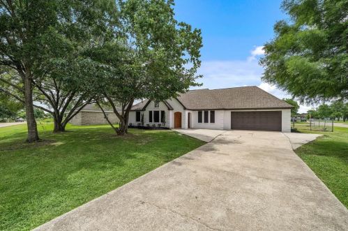 2602 Wisteria Way, Highlands, TX 77562-3192