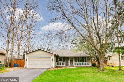 7167 Peterson Trl, Lino Lakes, MN 55038-8719