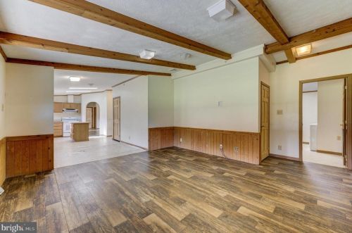 1356 Kings Hwy, Pilesgrove NJ 08098-2517 exterior