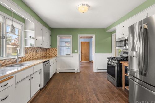 53 Edmund St, Manchester CT  06040-3811 exterior