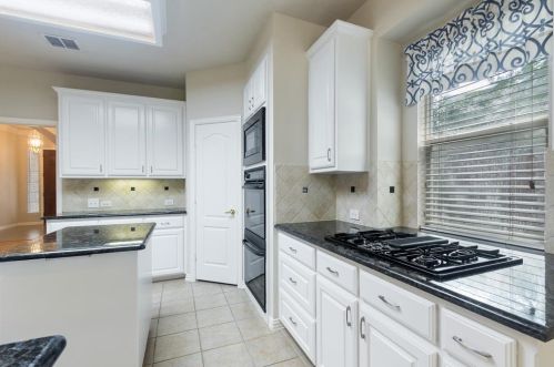 2509 Stillwater Ct, Lewisville TX  75022-8039 exterior