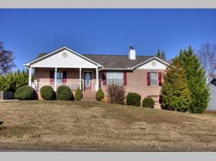 2835 Country Meadows Ln, Maryville, TN 37803-3059