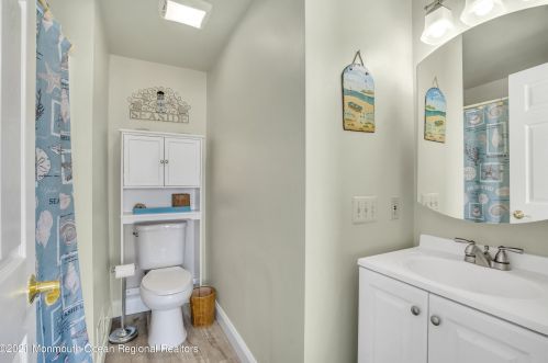 406 Eisenhower Ave, Pelican Island NJ  08751-1625 exterior