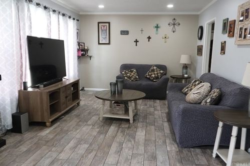 18524 Gallarno Dr, Covina CA  91722-1924 exterior