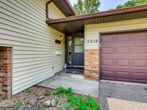 2510 Cochrane Ct, Saint Paul, MN 55125-2969