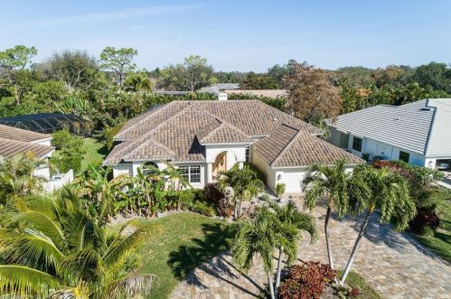 2037 Laguna Way, Naples, FL 34109-7110