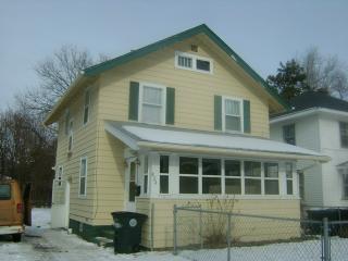 833 Dubail Ave, South Bend IN  46613-2811 exterior