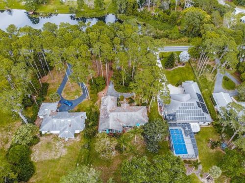 33329 Lakeshore Dr, Tavares, FL 32778-5074