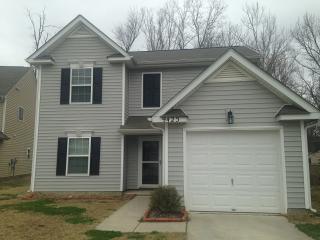 9425 Macquarie Ln, Charlotte NC  28227-6931 exterior