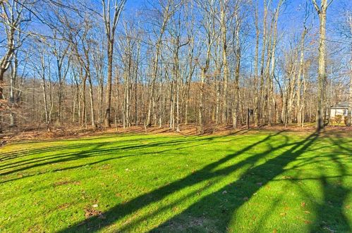 1417 Breakneck Rd, Connellsville PA  15425-6510 exterior