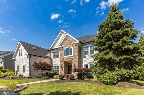 230 Winterberry Ln, Collegeville, PA 19426-3841