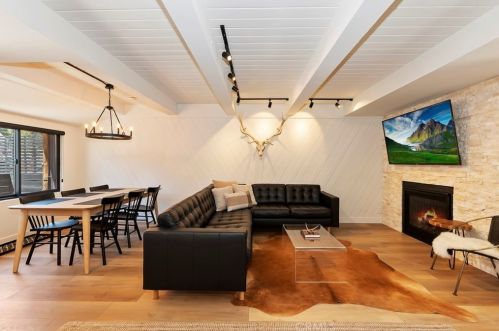 1125 Big Bear Blvd, Big Bear City CA  92314-9277 exterior