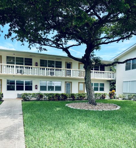 140 Bedford F, West Palm Beach, FL 33417-2289