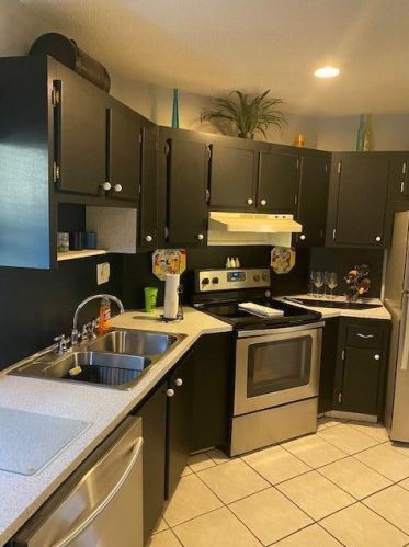 2 Greenway Vlg, West Palm Beach, FL 33411-2903