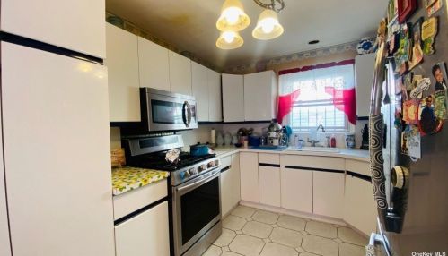 107-48 87th St, Jamaica, NY 11417-1302